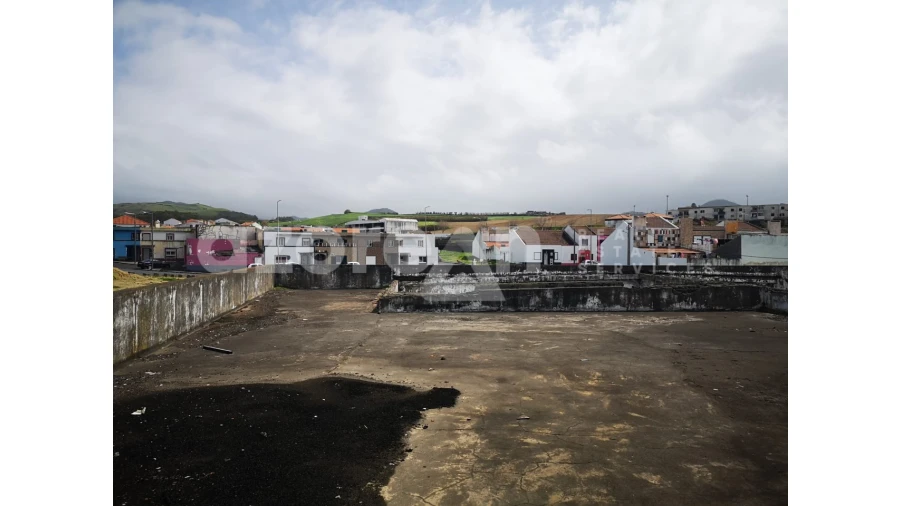 Armazém para Venda em Rabo de Peixe Foto 9