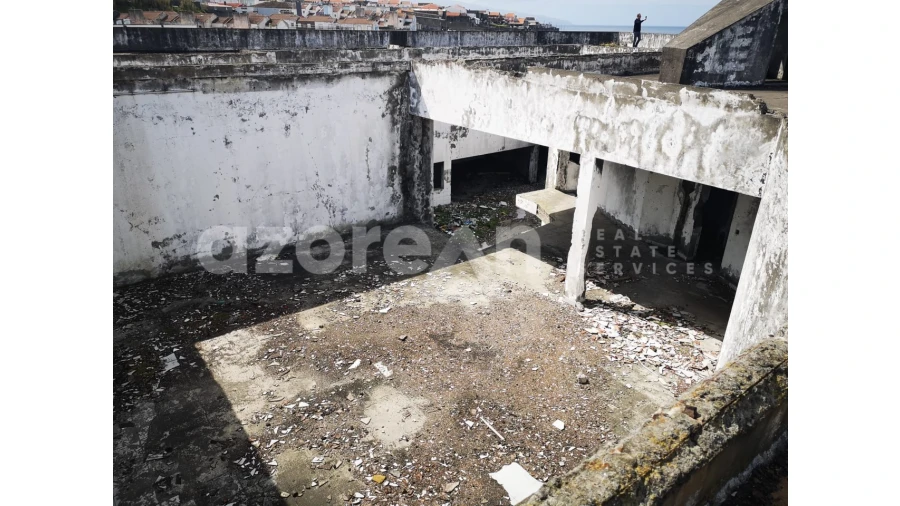 Armazém para Venda em Rabo de Peixe Foto 11