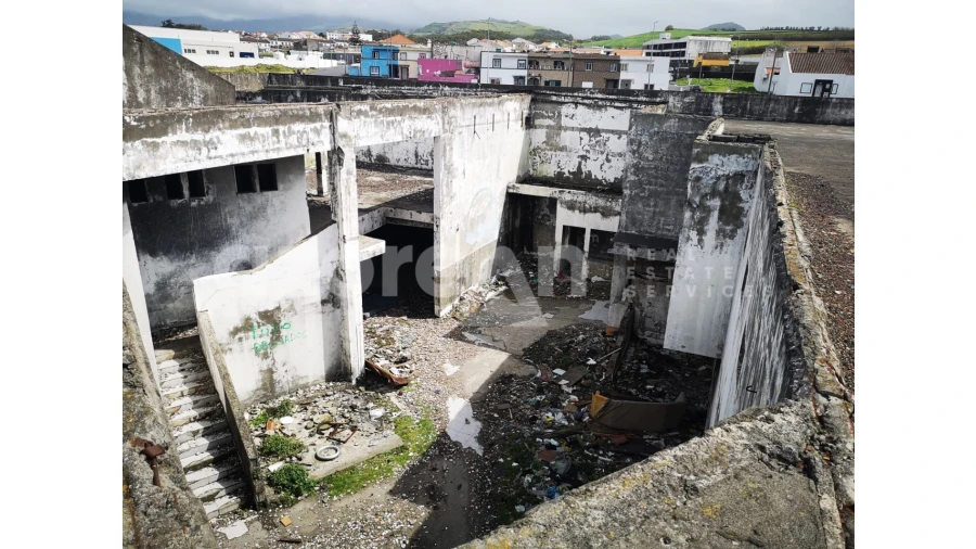 Armazém para Venda em Rabo de Peixe Foto 12