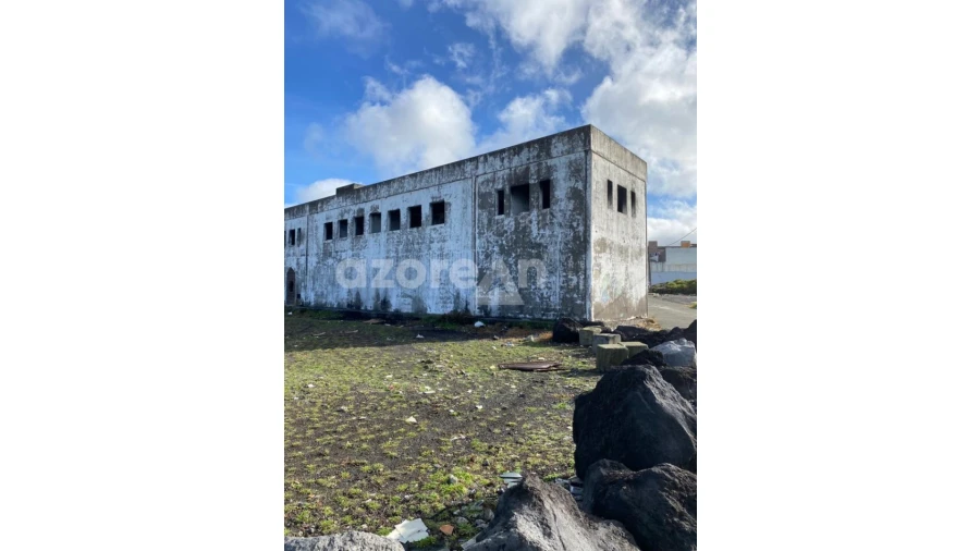 Armazém para Venda em Rabo de Peixe Foto 23