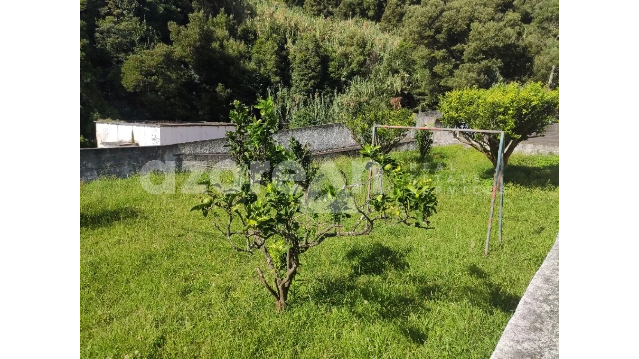 Moradia T3 para Venda em Feteiras Foto 5