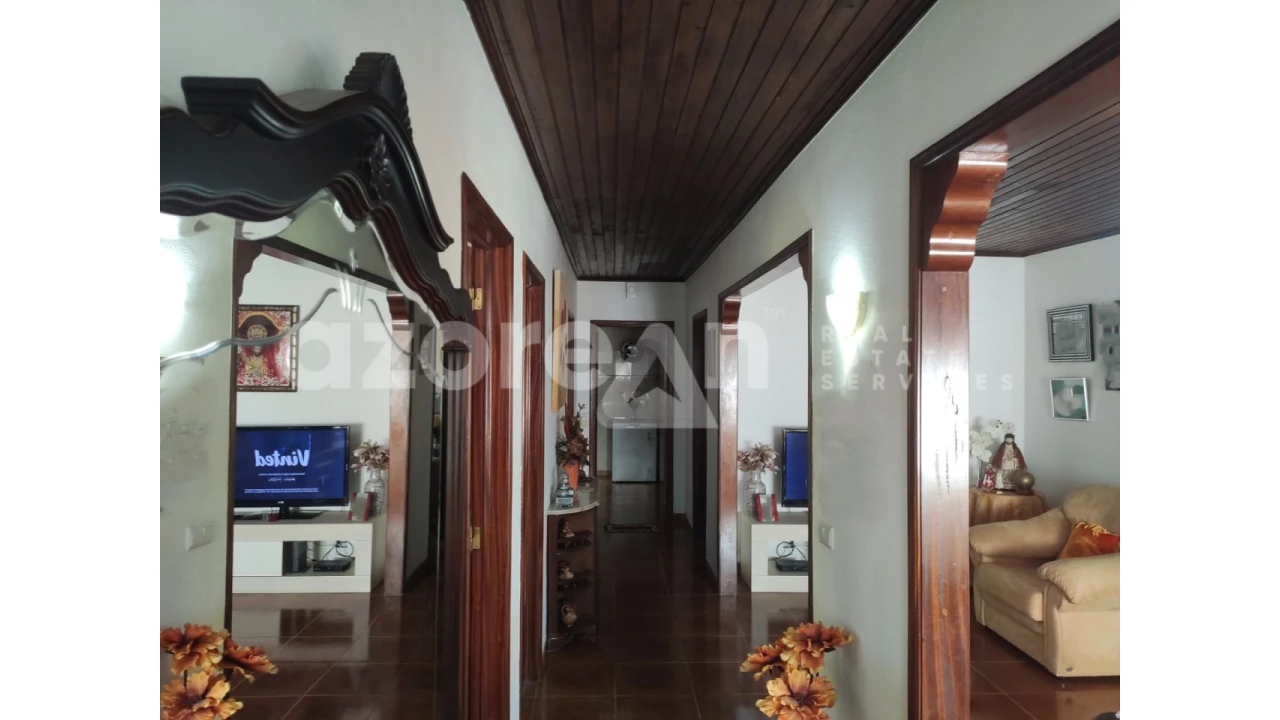 Moradia T3 para Venda em Feteiras Foto 7