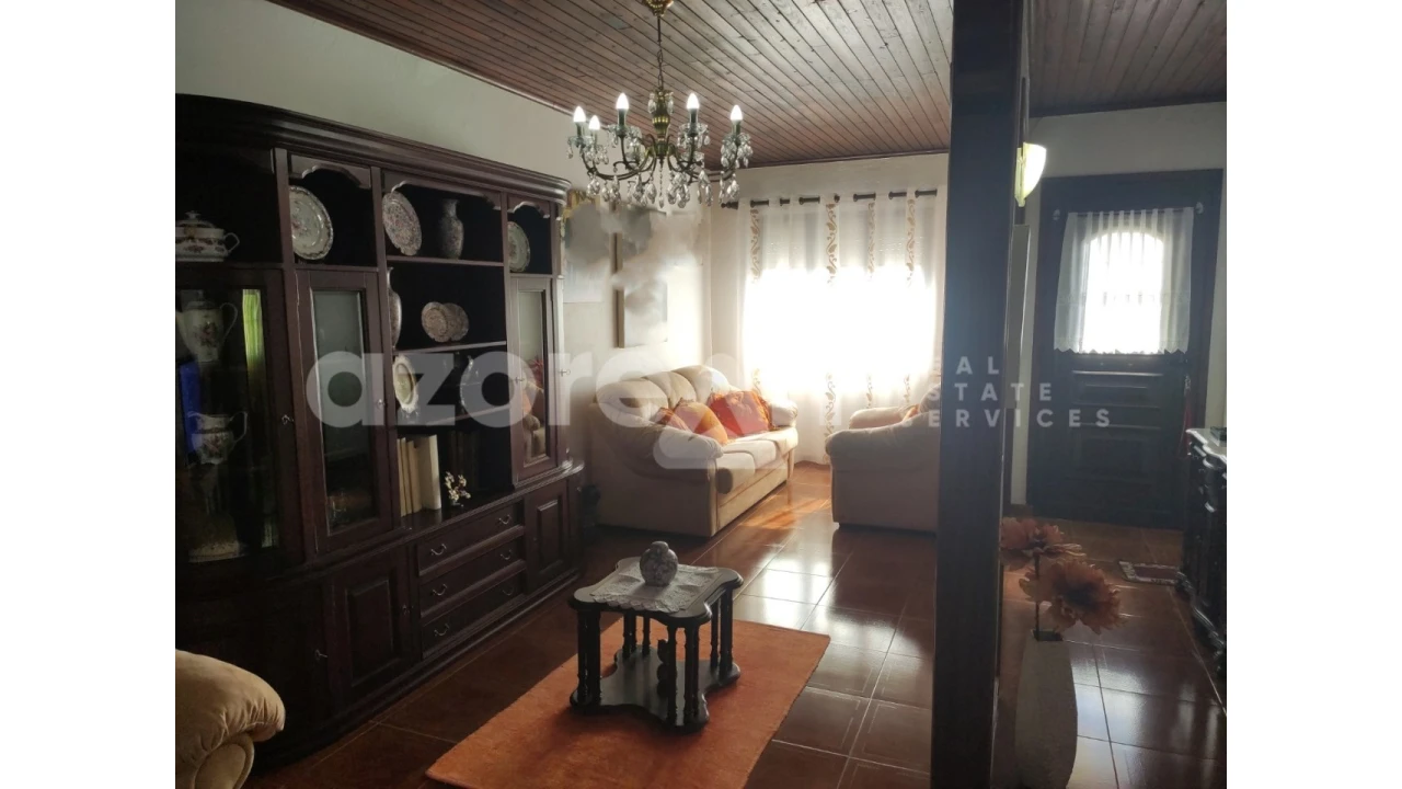 Moradia T3 para Venda em Feteiras Foto 9