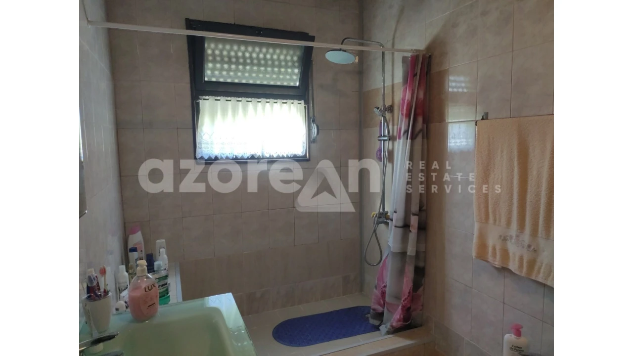 Moradia T3 para Venda em Feteiras Foto 21