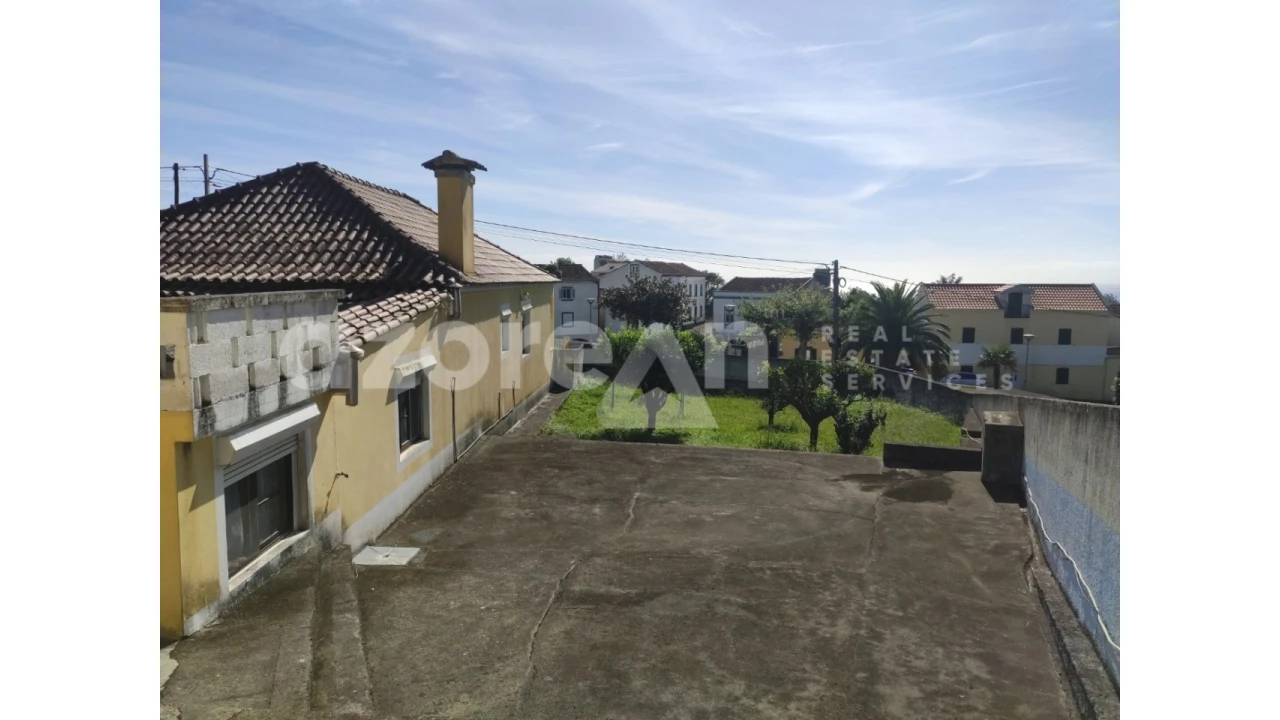 Moradia T3 para Venda em Feteiras Foto 2