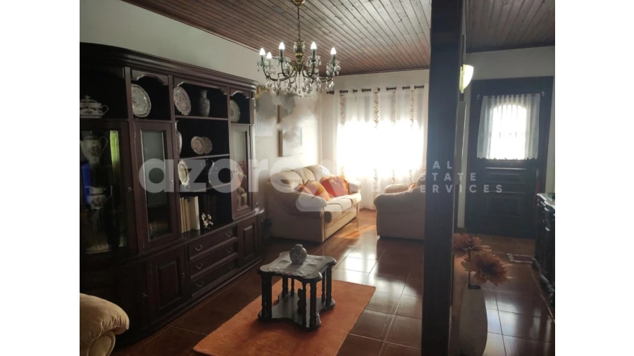 Moradia T3 para Venda em Feteiras Foto 9