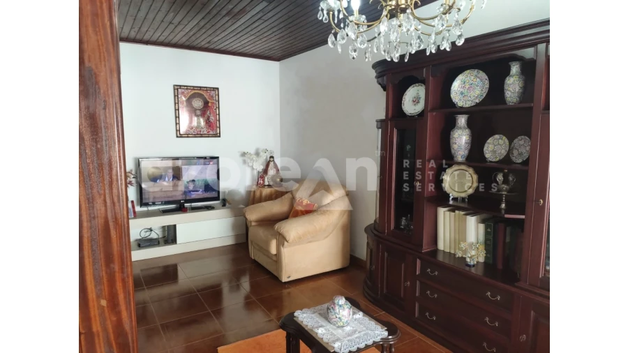 Moradia T3 para Venda em Feteiras Foto 10