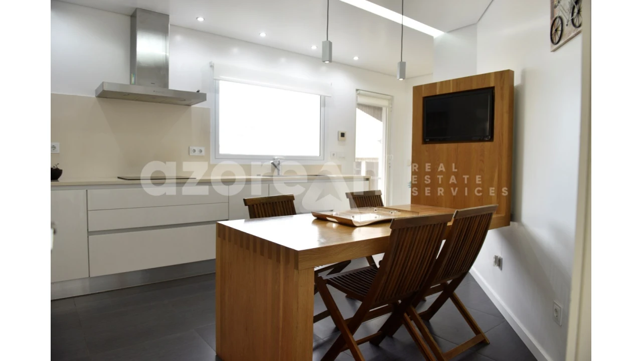 Moradia T3 para Venda em Pico da Pedra Foto 9