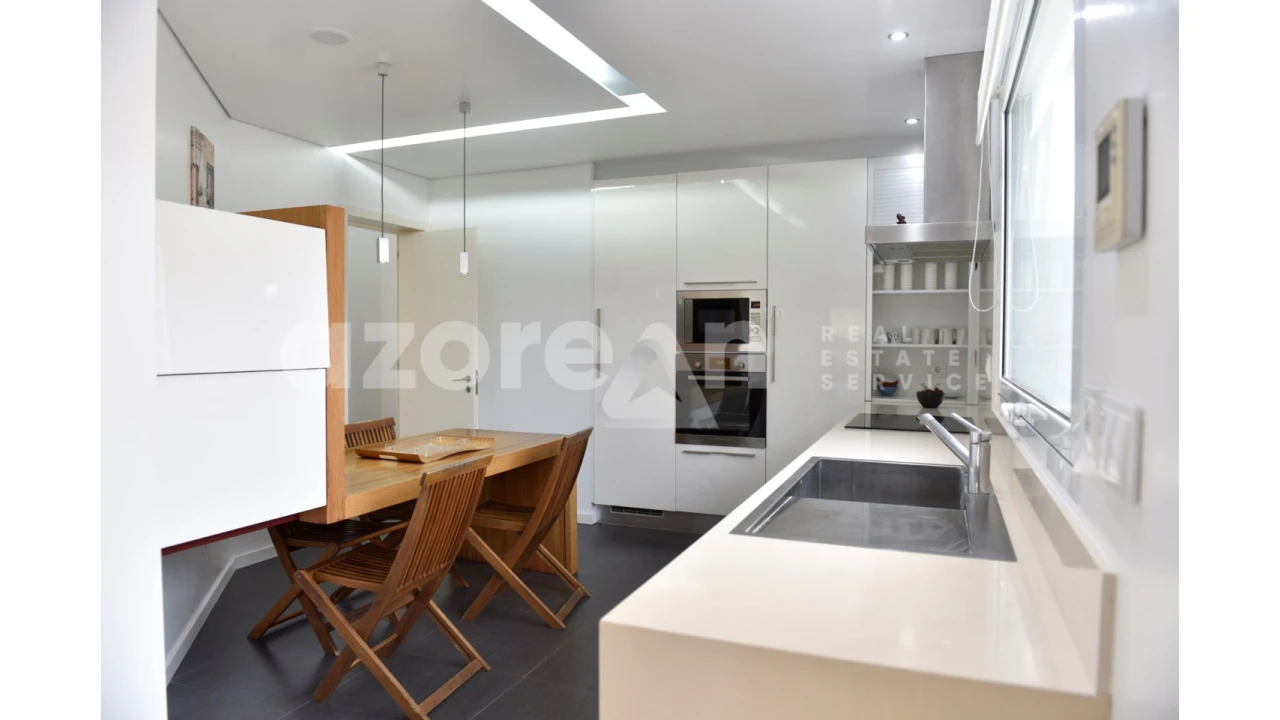 Moradia T3 para Venda em Pico da Pedra Foto 10