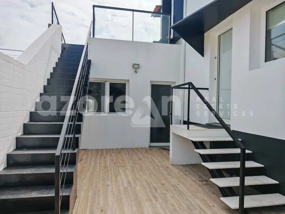 Moradia T3 para Venda em Pico da Pedra Foto 30