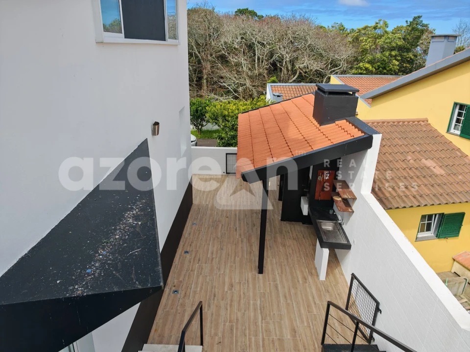 Moradia T3 para Venda em Pico da Pedra Foto 31