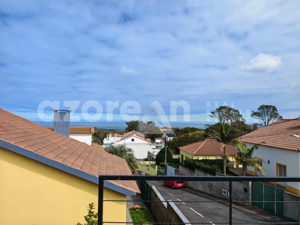 Moradia T3 para Venda em Pico da Pedra Foto 33