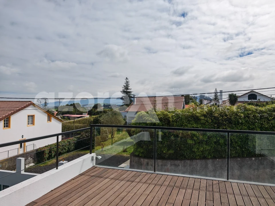 Moradia T3 para Venda em Pico da Pedra Foto 34