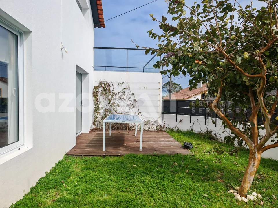 Moradia T3 para Venda em Pico da Pedra Foto 41