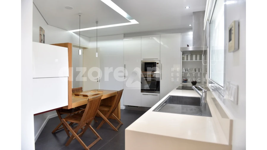 Moradia T3 para Venda em Pico da Pedra Foto 10