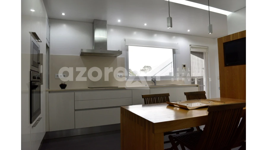 Moradia T3 para Venda em Pico da Pedra Foto 11