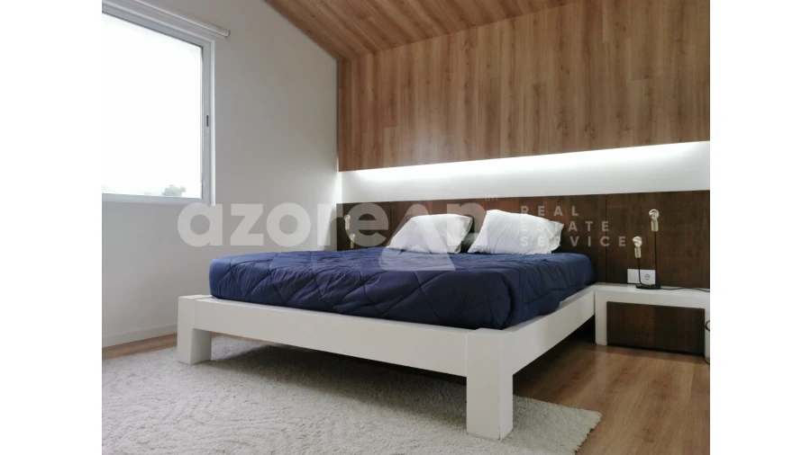 Moradia T3 para Venda em Pico da Pedra Foto 18