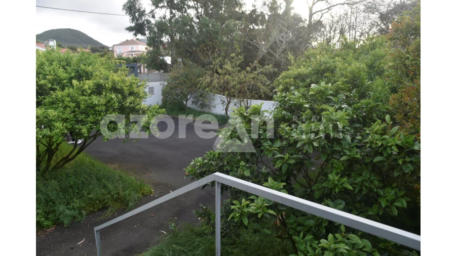 Moradia T3 para Venda em Pico da Pedra Foto 28