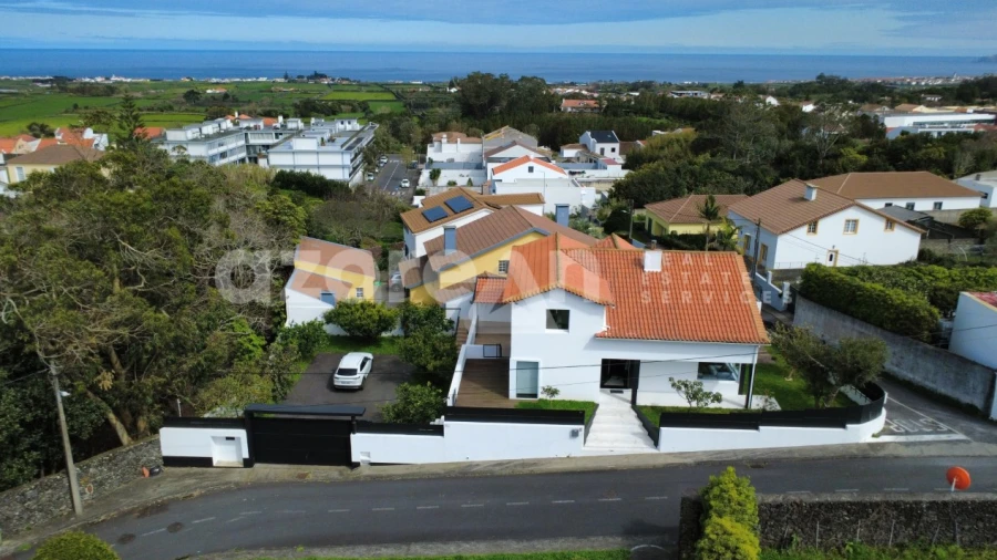 Moradia T3 para Venda em Pico da Pedra