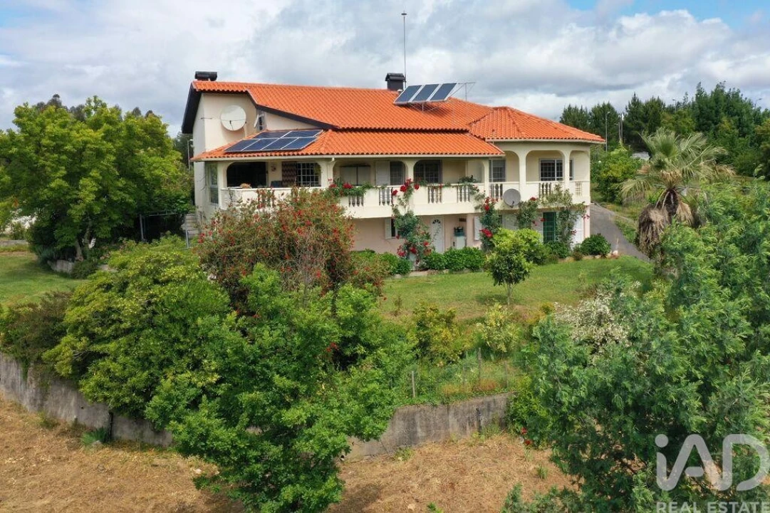 Moradia T6 para Venda em Candosa Foto 26