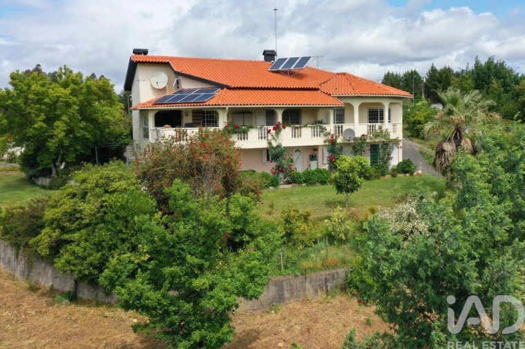 Moradia T6 para Venda em Candosa Foto 26