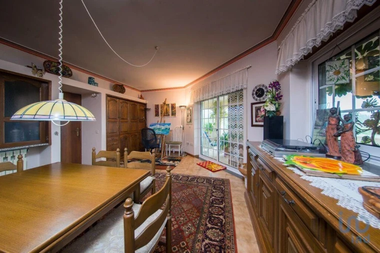 Moradia T6 para Venda em Candosa Foto 13