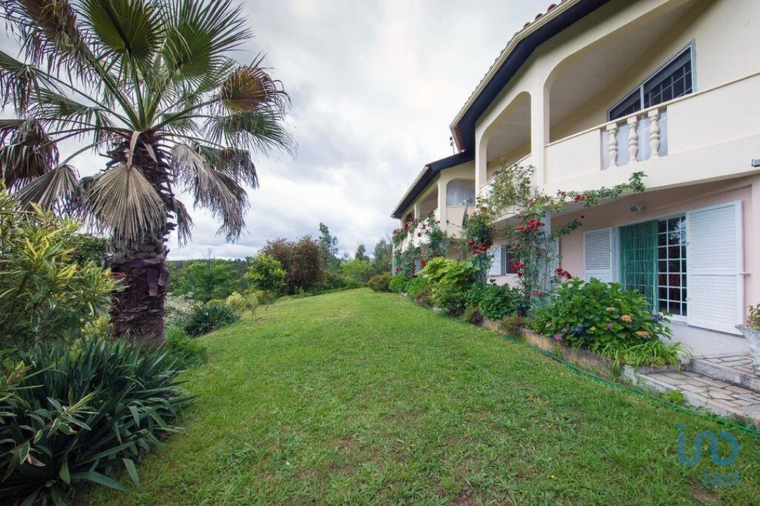 Moradia T6 para Venda em Candosa Foto 12