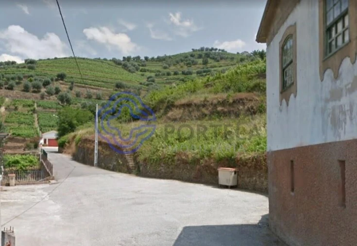 Terreno para Venda em Nogueira e Ermida