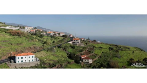 Moradia T3 para Venda em Estreito da Calheta