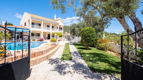 Moradia T5 para Venda em Loule (São Clemente)