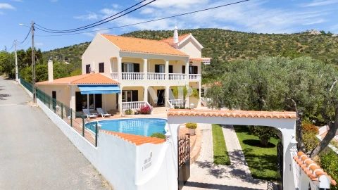 Moradia T5 para Venda em Loule (São Clemente)
