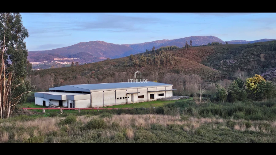Armazém para Venda em Carragozela e Várzea de Meruge
