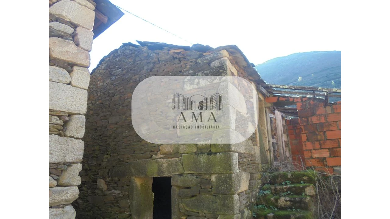 Moradia T1 para Venda em Covelo de Paivó e Janarde Foto 1