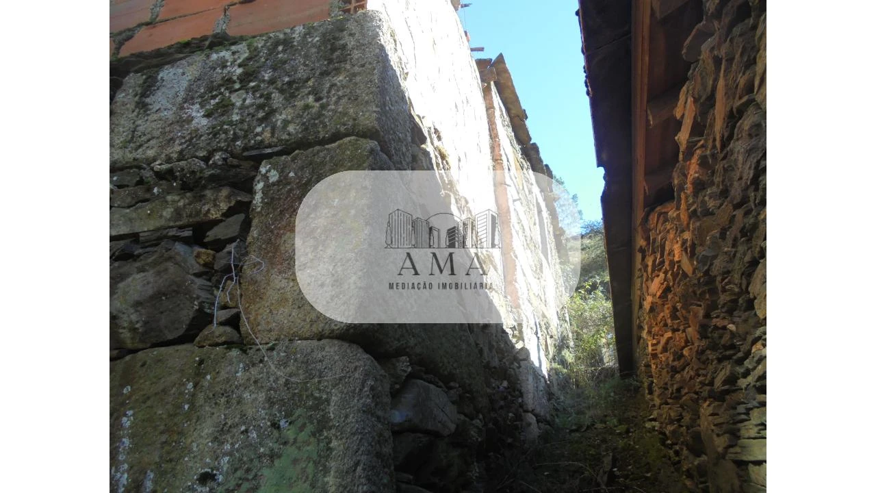 Moradia T1 para Venda em Covelo de Paivó e Janarde Foto 4