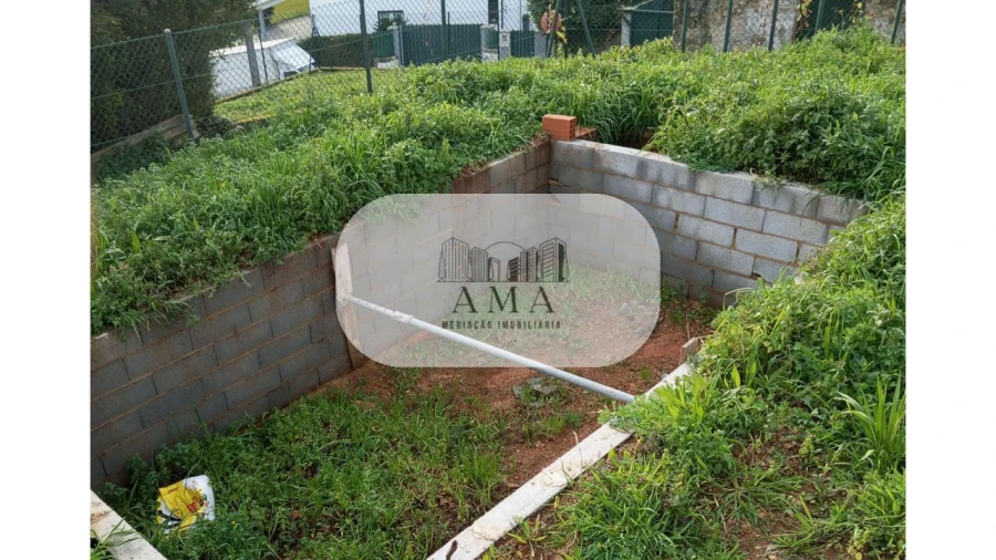 Moradia T1 para Venda em Ossela Foto 8