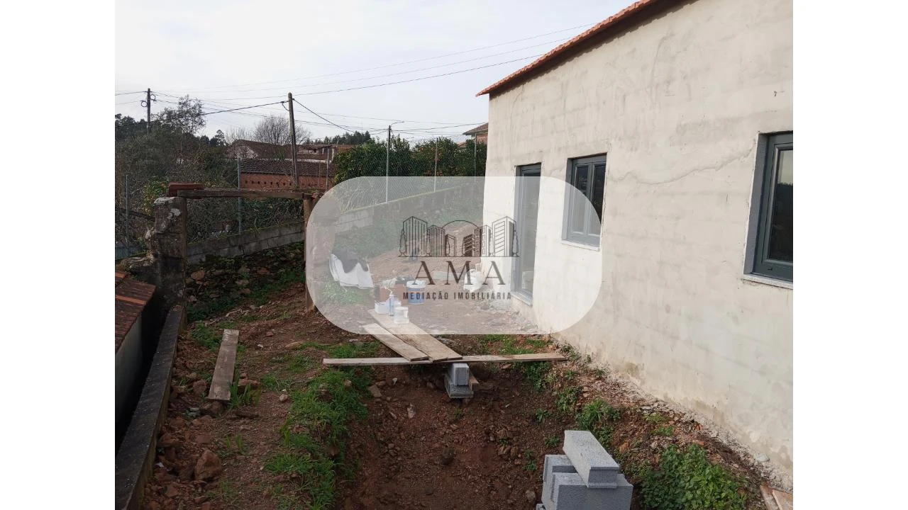 Moradia T1 para Venda em Ossela Foto 2