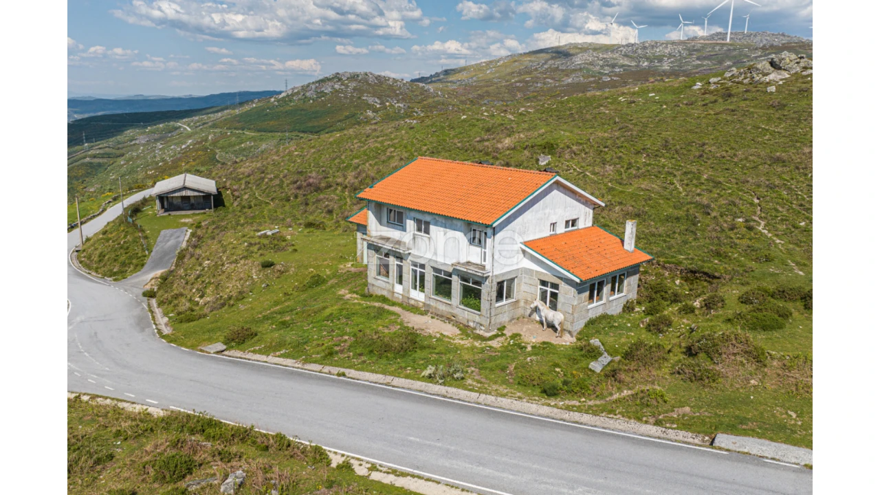 Moradia T6 para Venda em Tendais Foto 6