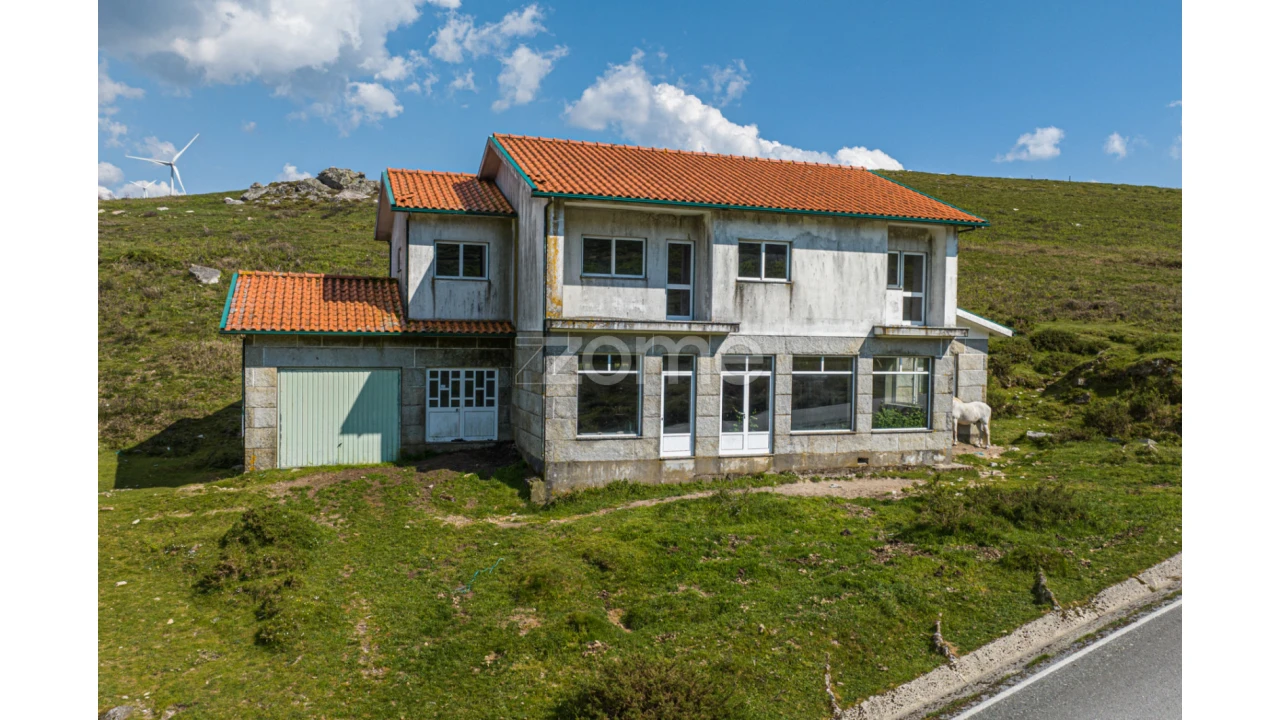 Moradia T6 para Venda em Tendais Foto 3