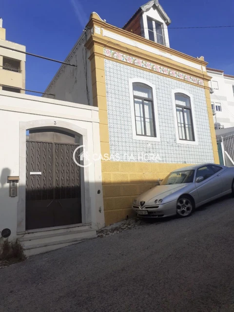 Moradia T2 para Arrendamento em União das Freguesias de Setúbal