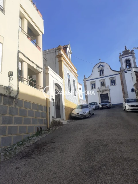 Moradia T2 para Arrendamento em União das Freguesias de Setúbal