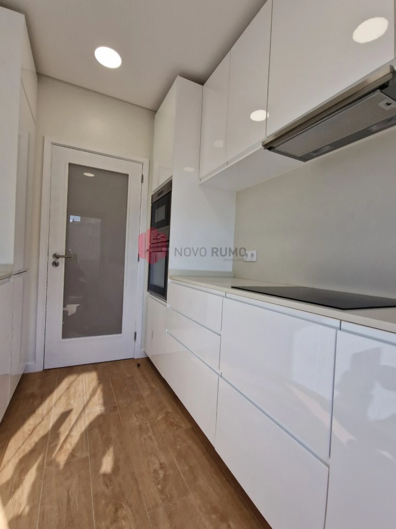 Apartamento T4 para Arrendamento em Cedofeita, Santo Ildefonso, Sé, Miragaia, São Nicolau e Vitória Foto 10