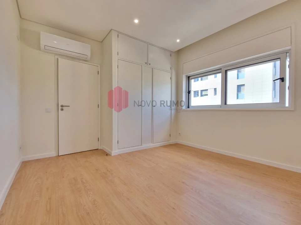 Apartamento T4 para Arrendamento em Cedofeita, Santo Ildefonso, Sé, Miragaia, São Nicolau e Vitória Foto 27