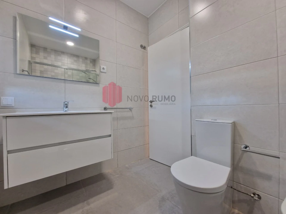 Apartamento T4 para Arrendamento em Cedofeita, Santo Ildefonso, Sé, Miragaia, São Nicolau e Vitória Foto 28