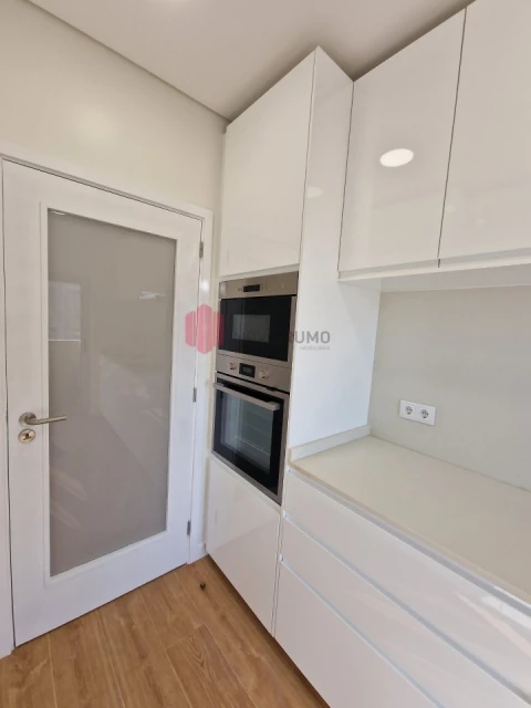 Apartamento T4 para Arrendamento em Cedofeita, Santo Ildefonso, Sé, Miragaia, São Nicolau e Vitória