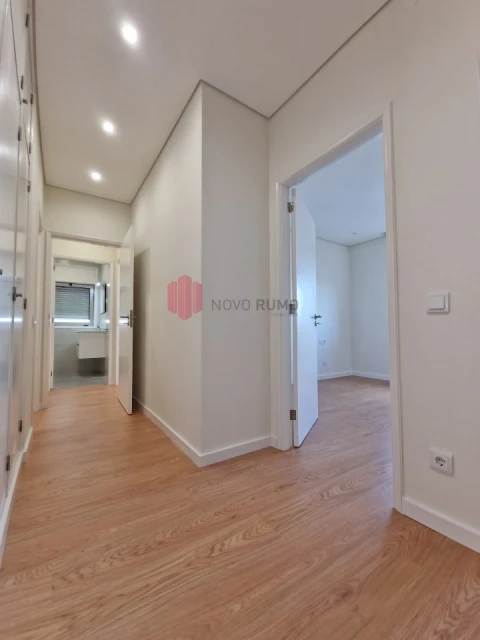 Apartamento T4 para Arrendamento em Cedofeita, Santo Ildefonso, Sé, Miragaia, São Nicolau e Vitória