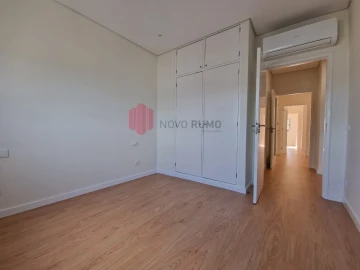 Apartamento T4 para Arrendamento em Cedofeita, Santo Ildefonso, Sé, Miragaia, São Nicolau e Vitória