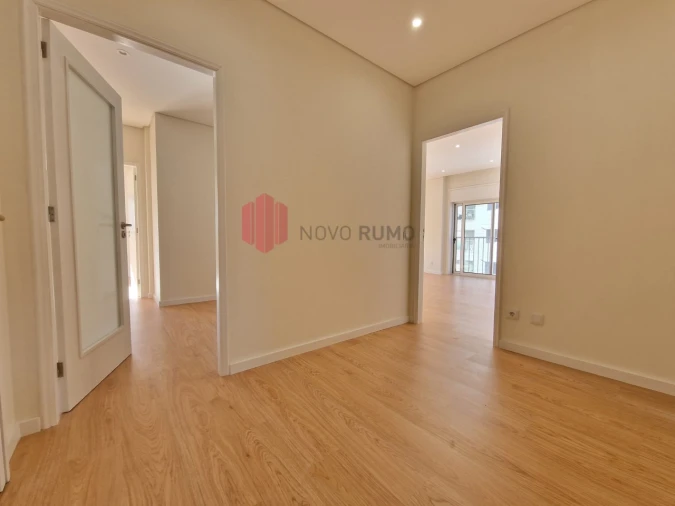 Apartamento T4 para Arrendamento em Cedofeita, Santo Ildefonso, Sé, Miragaia, São Nicolau e Vitória Foto 4
