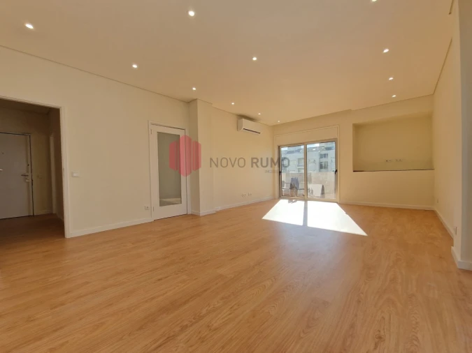 Apartamento T4 para Arrendamento em Cedofeita, Santo Ildefonso, Sé, Miragaia, São Nicolau e Vitória Foto 5