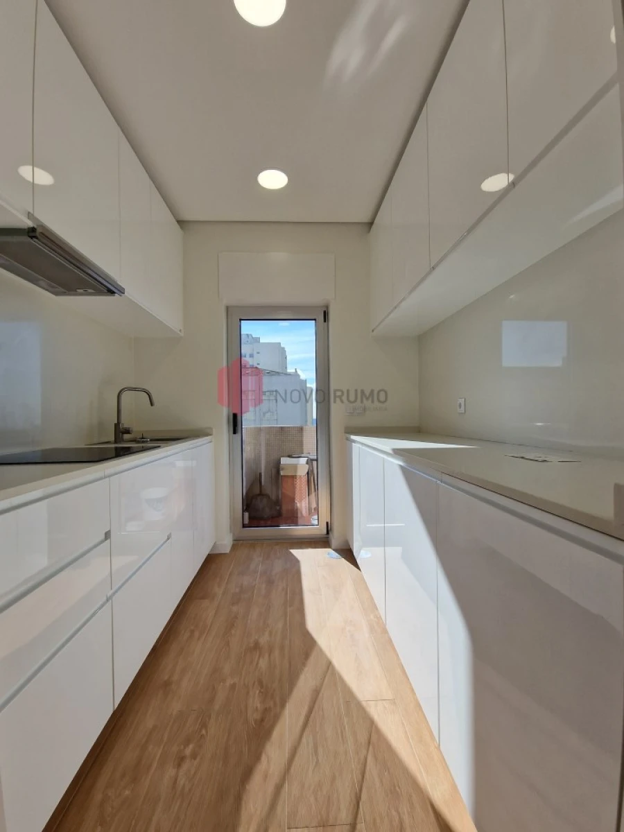 Apartamento T4 para Arrendamento em Cedofeita, Santo Ildefonso, Sé, Miragaia, São Nicolau e Vitória Foto 7