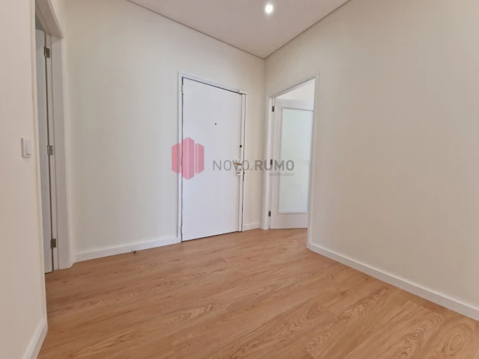 Apartamento T4 para Arrendamento em Cedofeita, Santo Ildefonso, Sé, Miragaia, São Nicolau e Vitória Foto 14